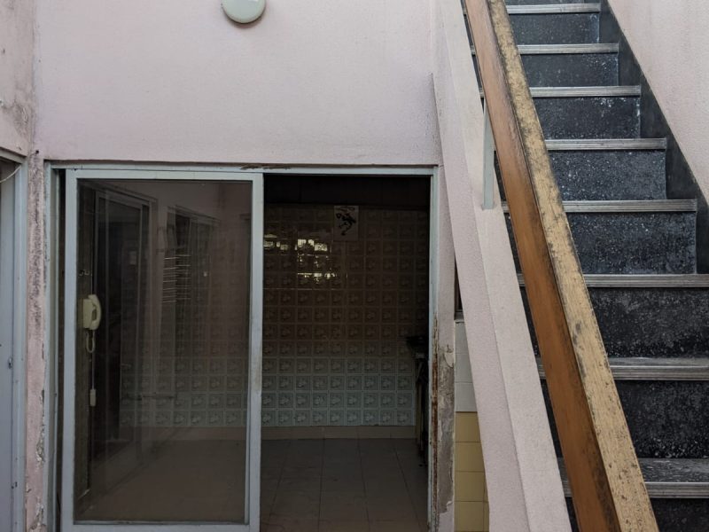 CASA CON GARAGE PATIO Y TERRAZA