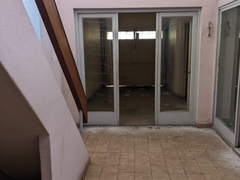 CASA CON GARAGE PATIO Y TERRAZA