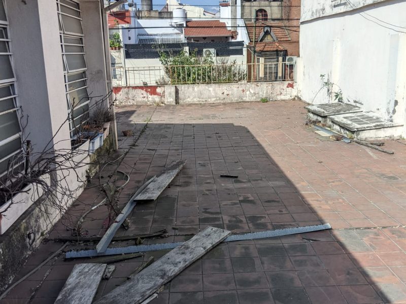 CASA CON GARAGE PATIO Y TERRAZA