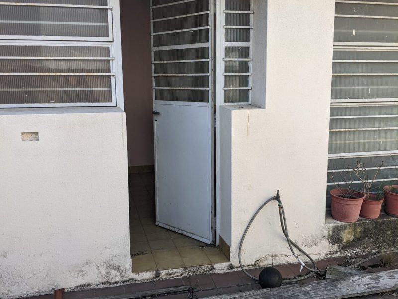 CASA CON GARAGE PATIO Y TERRAZA